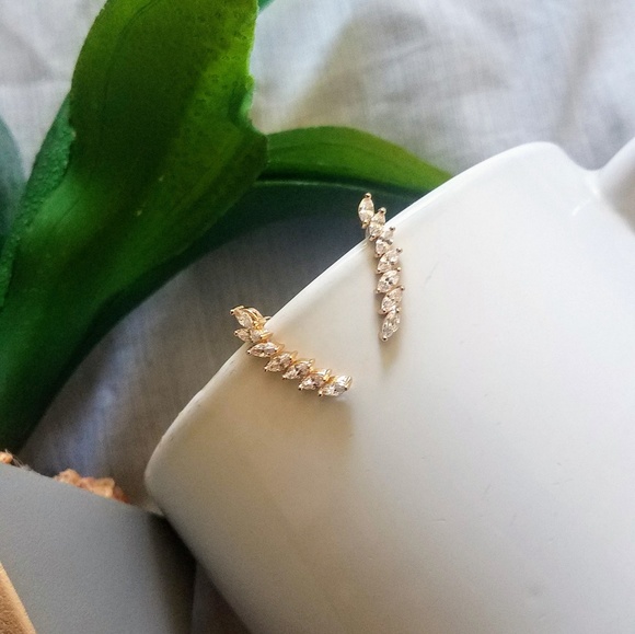 Jewelry - GOLD CRAWLER EARRINGS